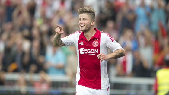 结合其个人 结合其个人