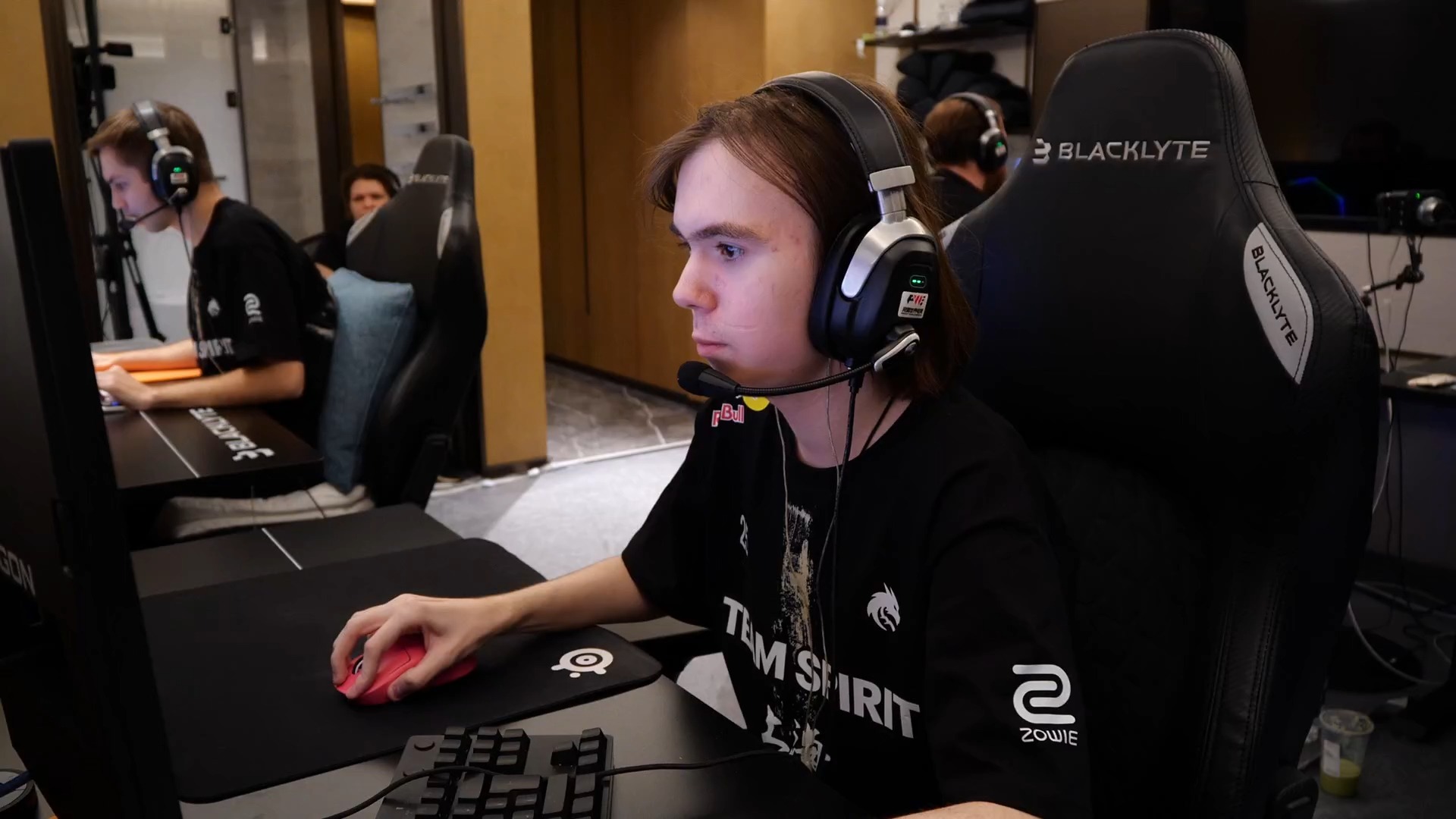 线充满看点 线充满看点