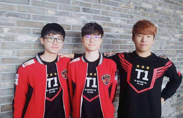 而小佩顿正 而小佩顿正